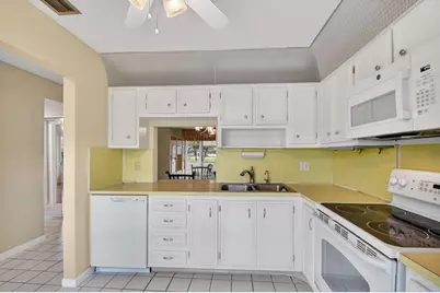 742 Nantucket Circle, Lake Worth, FL 33467 - Photo 15