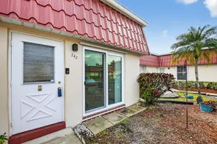 742 Nantucket Cir, Lake Worth, FL 33467 - Photo 9