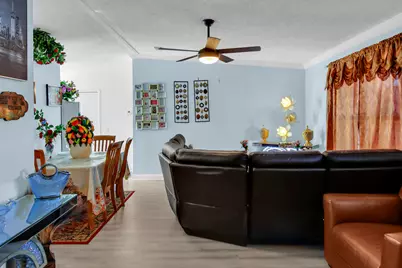 300 Elaine Circle E, West Palm Beach, FL 33409 - Photo 3