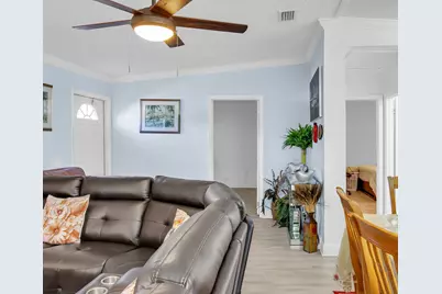 300 Elaine Circle E, West Palm Beach, FL 33409 - Photo 5