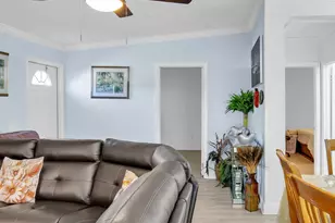 300 Elaine Cir E, West Palm Beach, FL 33409 - Photo 5