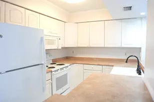 2112 S Cypress Bend Dr, Pompano Beach, FL 33069 - Photo 5