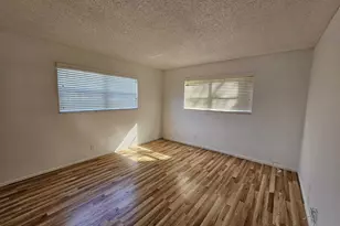 8000 Fairview Dr, Tamarac, FL 33321 - Photo 7