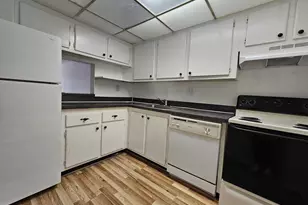 8000 Fairview Dr, Tamarac, FL 33321 - Photo 3