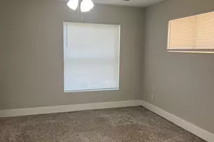 2102 Delaware Ave, Fort Pierce, FL 34950 - Photo 3