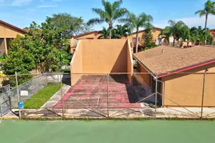 2751 E Sunrise Lakes Dr, Sunrise, FL 33322 - Photo 21