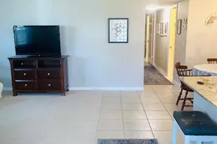 910 S South Dr, Delray Beach, FL 33445 - Photo 5