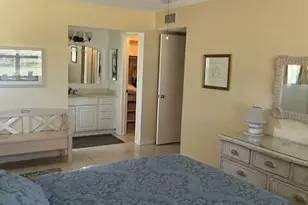 910 S South Dr, Delray Beach, FL 33445 - Photo 15