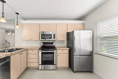 3136 Kingston Court, West Palm Beach, FL 33409 - Photo 13