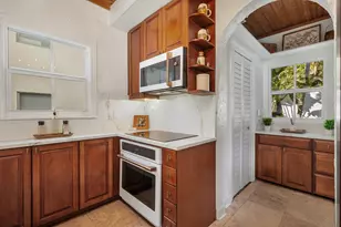 137 Edgewood Dr, West Palm Beach, FL 33405 - Photo 17