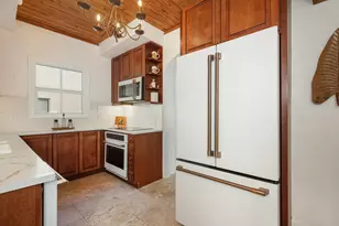 137 Edgewood Dr, West Palm Beach, FL 33405 - Photo 15