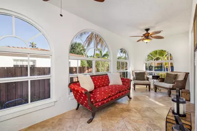 137 Edgewood Drive, West Palm Beach, FL 33405 - Photo 9