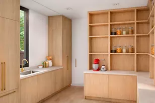 256 Alhambra Pl, West Palm Beach, FL 33405 - Photo 9