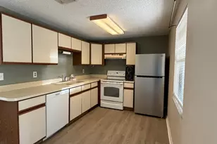 172 SW Crescent Ave, Port Saint Lucie, FL 34984 - Photo 5