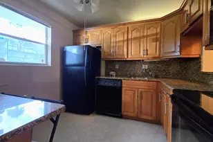 3140 Holiday Springs Blvd, Margate, FL 33063 - Photo 5