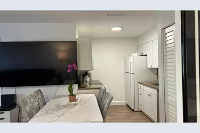 616 Executive Center Drive #5201, West Palm Beach, FL 33401 - Photo 5