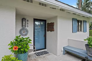 835 Club Dr, Palm Beach Gardens, FL 33418 - Photo 1