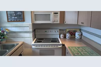 715 Lori Drive #308, Palm Springs, FL 33461 - Photo 11