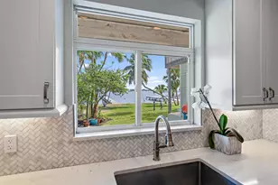 122 S Lake Dr, Lantana, FL 33462 - Photo 7