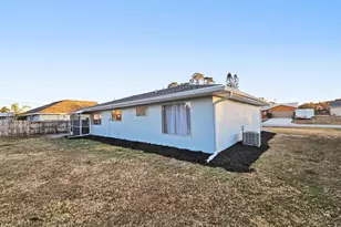 433 SE Seahouse Dr, Port Saint Lucie, FL 34983 - Photo 37