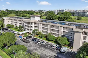 2651 S Palm Aire Dr S, Pompano Beach, FL 33069 - Photo 33