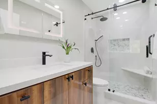 107 Club Dr, Palm Beach Gardens, FL 33418 - Photo 5