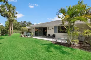 107 Club Dr, Palm Beach Gardens, FL 33418 - Photo 9