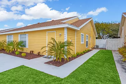 1662 Royal Forest Court, West Palm Beach, FL 33406 - Photo 3
