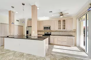 104 Half Moon Cir, Hypoluxo, FL 33462 - Photo 15