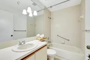 104 Half Moon Cir, Hypoluxo, FL 33462 - Photo 17