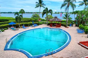 104 Half Moon Cir, Hypoluxo, FL 33462 - Photo 35