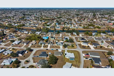 393 SW Alcan Drive, Port Saint Lucie, FL 34953 - Photo 7