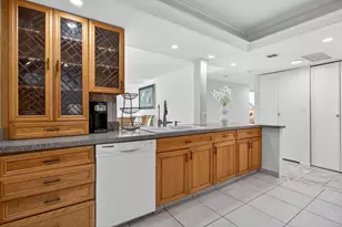 1147 Hillsboro Mile, Pompano Beach, FL 33062 - Photo 7