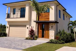 245 NE 11th St, Delray Beach, FL 33483 - Photo 1