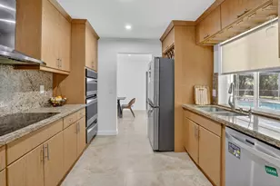 7000 Plantation Rd, Plantation, FL 33317 - Photo 7