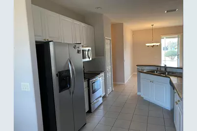 546 Waverly Circle, Port Saint Lucie, FL 34983 - Photo 7