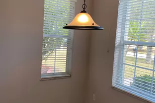 546 Waverly Cir, Port Saint Lucie, FL 34983 - Photo 9