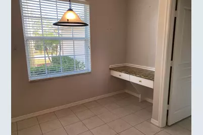 546 Waverly Circle, Port Saint Lucie, FL 34983 - Photo 9