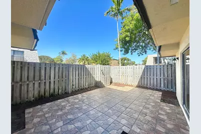 208 Lake Arbor Drive, Palm Springs, FL 33461 - Photo 5