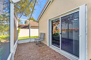 11827 SW 7th St, Pembroke Pines, FL 33025 - Photo 15