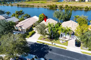 11827 SW 7th St, Pembroke Pines, FL 33025 - Photo 5