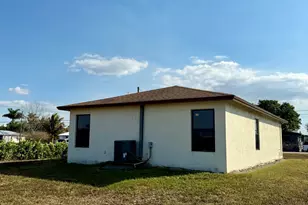 920 NW 4th St, South Bay, FL 33493 - Photo 21