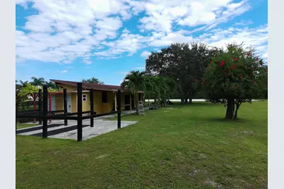 16693 Deer Path Lane, Wellington, FL 33470 - Photo 13