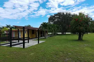 16693 Deer Path Ln, Wellington, FL 33470 - Photo 13