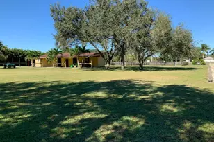 16693 Deer Path Ln, Wellington, FL 33470 - Photo 15