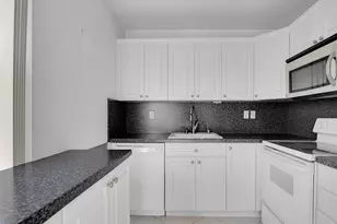 567 Normandy L Ln, Delray Beach, FL 33484 - Photo 9