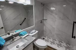 106 Suffolk C, Boca Raton, FL 33434 - Photo 3