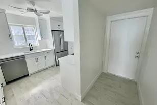 300 Croton Ave, Lantana, FL 33462 - Photo 9