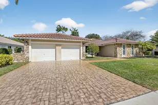 10185 Harbourtown Ct, Boca Raton, FL 33498 - Photo 3