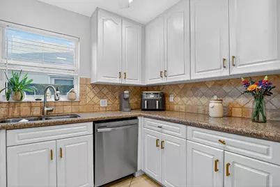 501 SW 1st Street, Boca Raton, FL 33432 - Photo 15